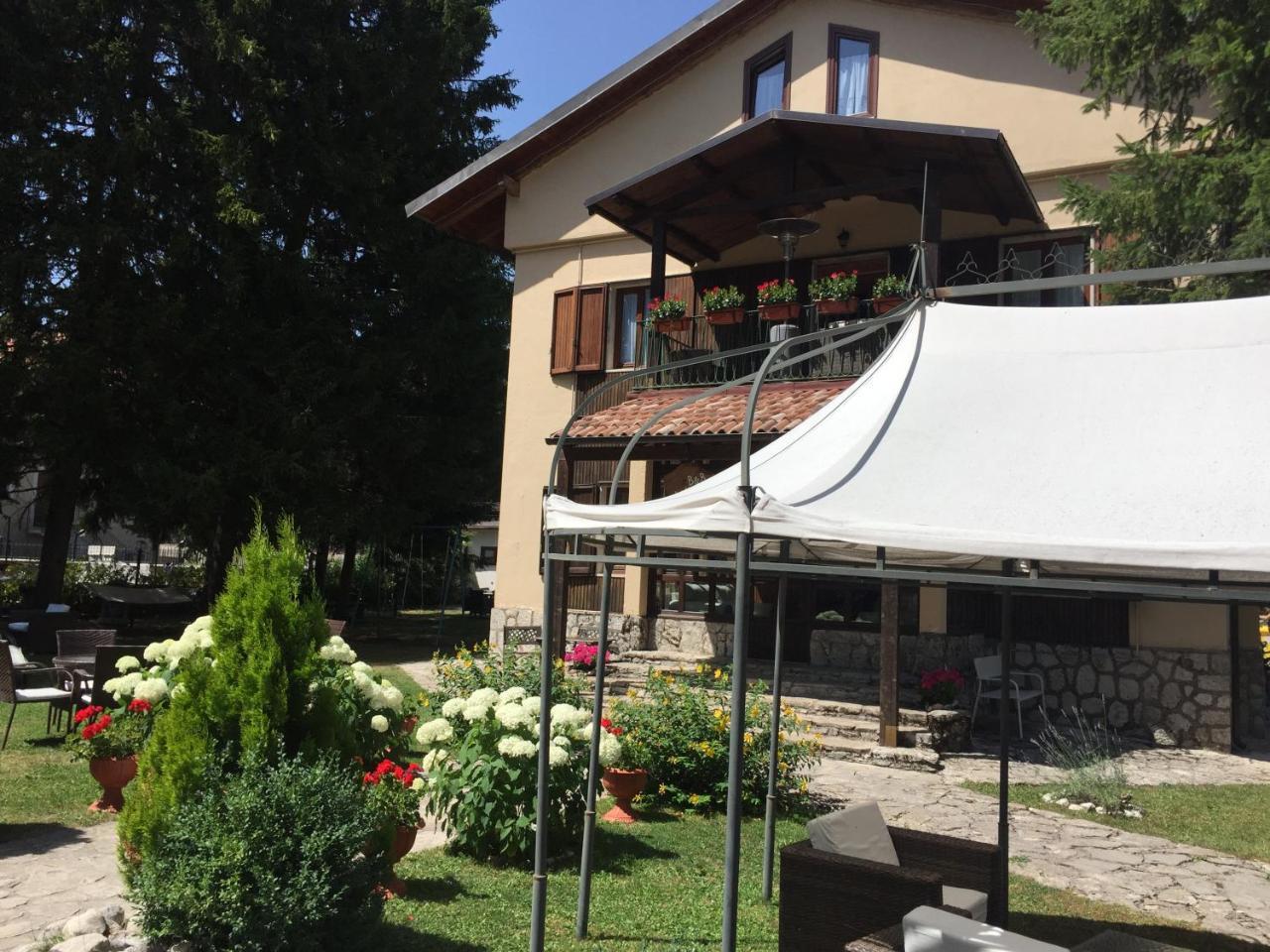 Villa Dei Pini Pescasseroli Buitenkant foto